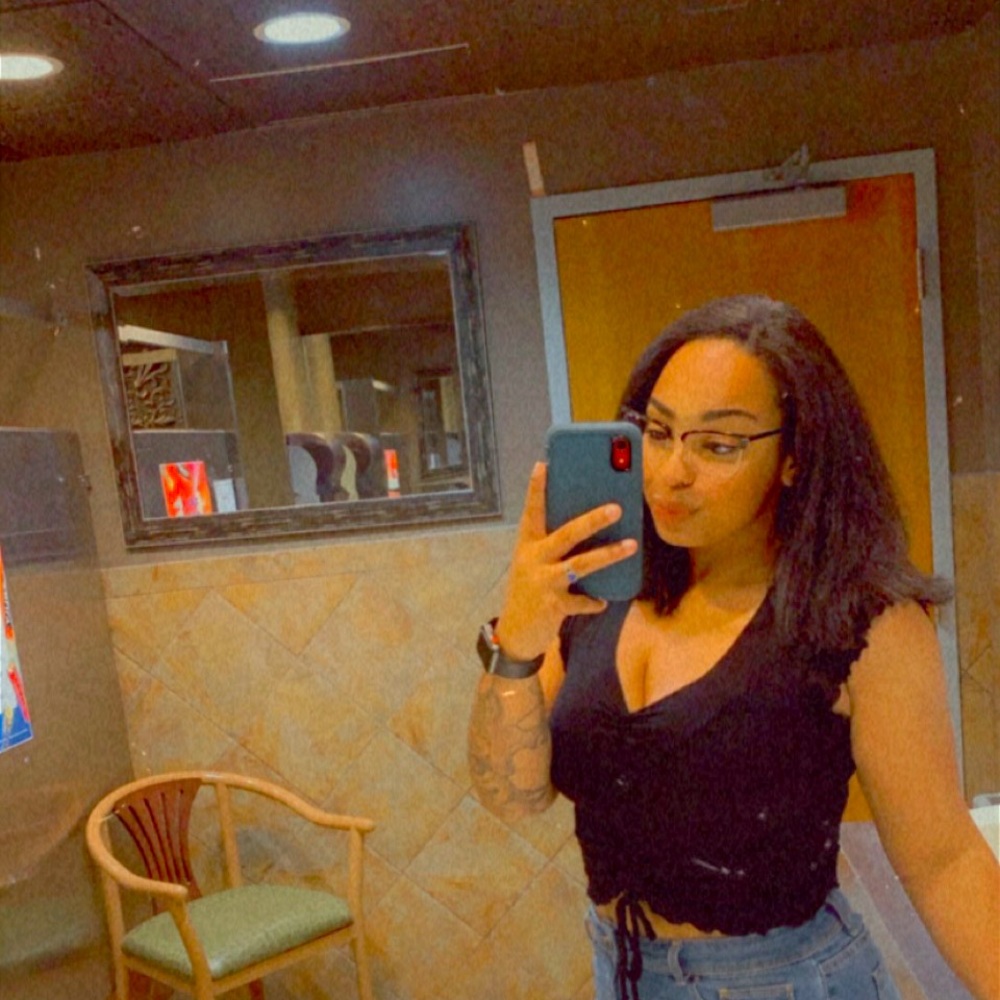 Meet your Posher, Brianna